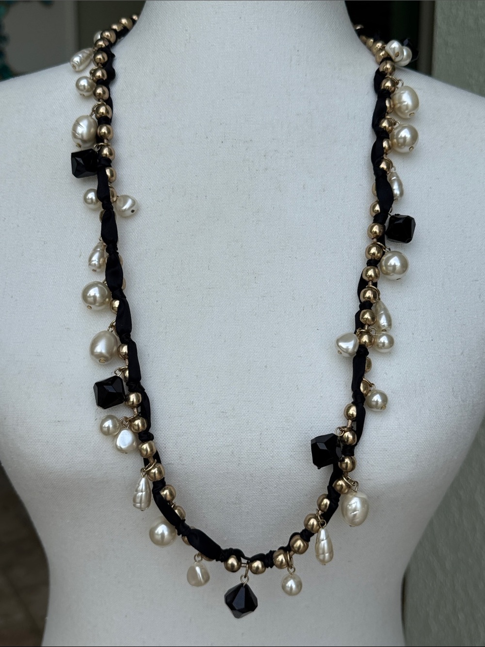 Chico’s adjustable length statement necklace - NWOT